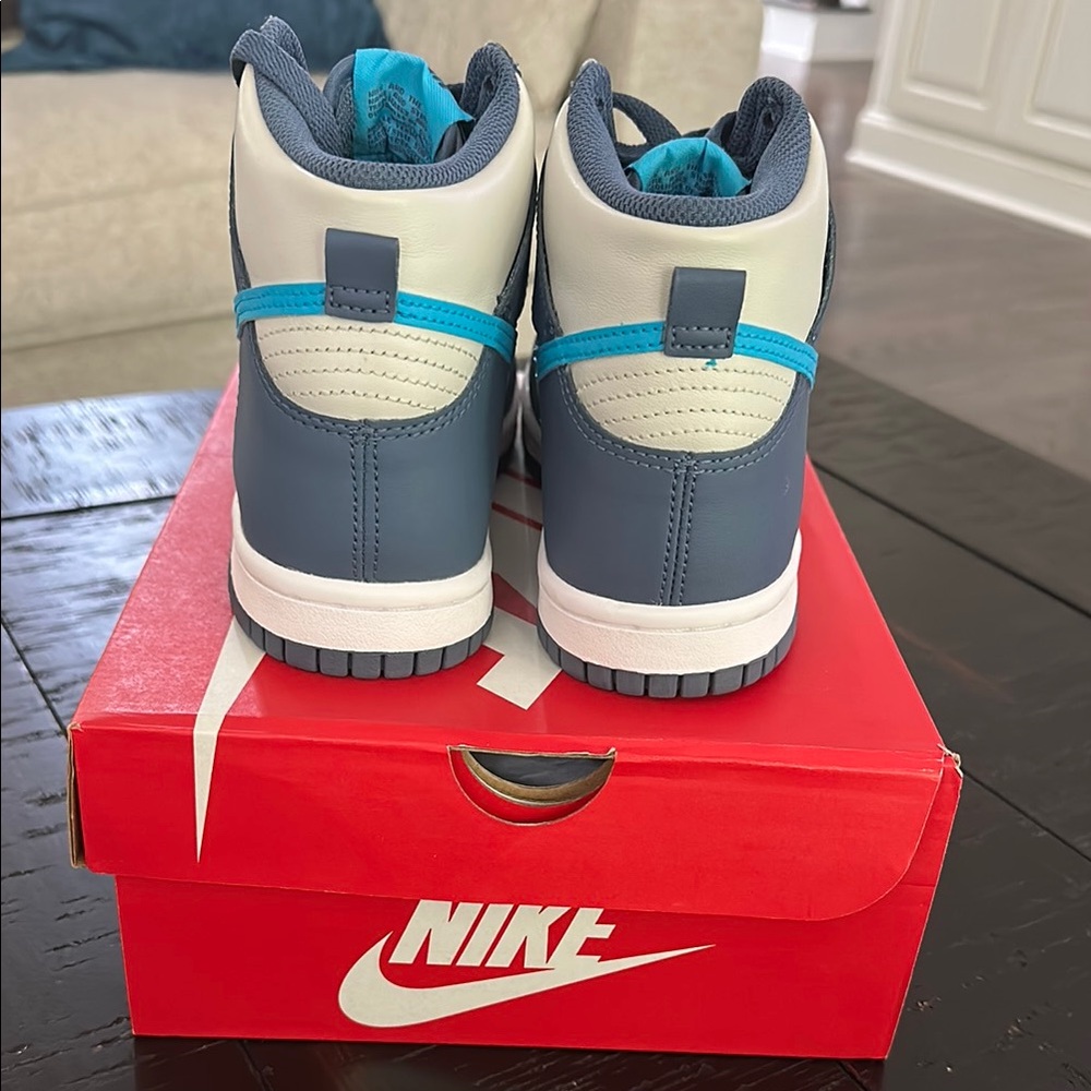 NWT Nike Dunk Highs - Size 4.5Y - Picture 4 of 6